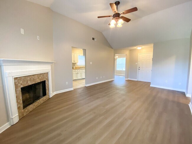 Building Photo - 3 bed, 2 bath home with wonderful curb appeal near N. Germantown Parkway.