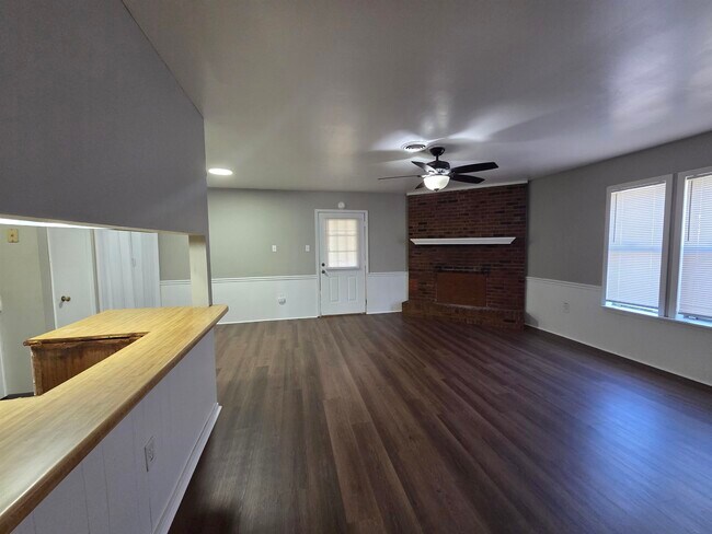 Building Photo - 5787 Northland Dr