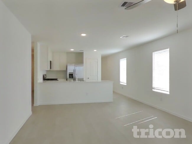 Building Photo - 13035 Shells Ln