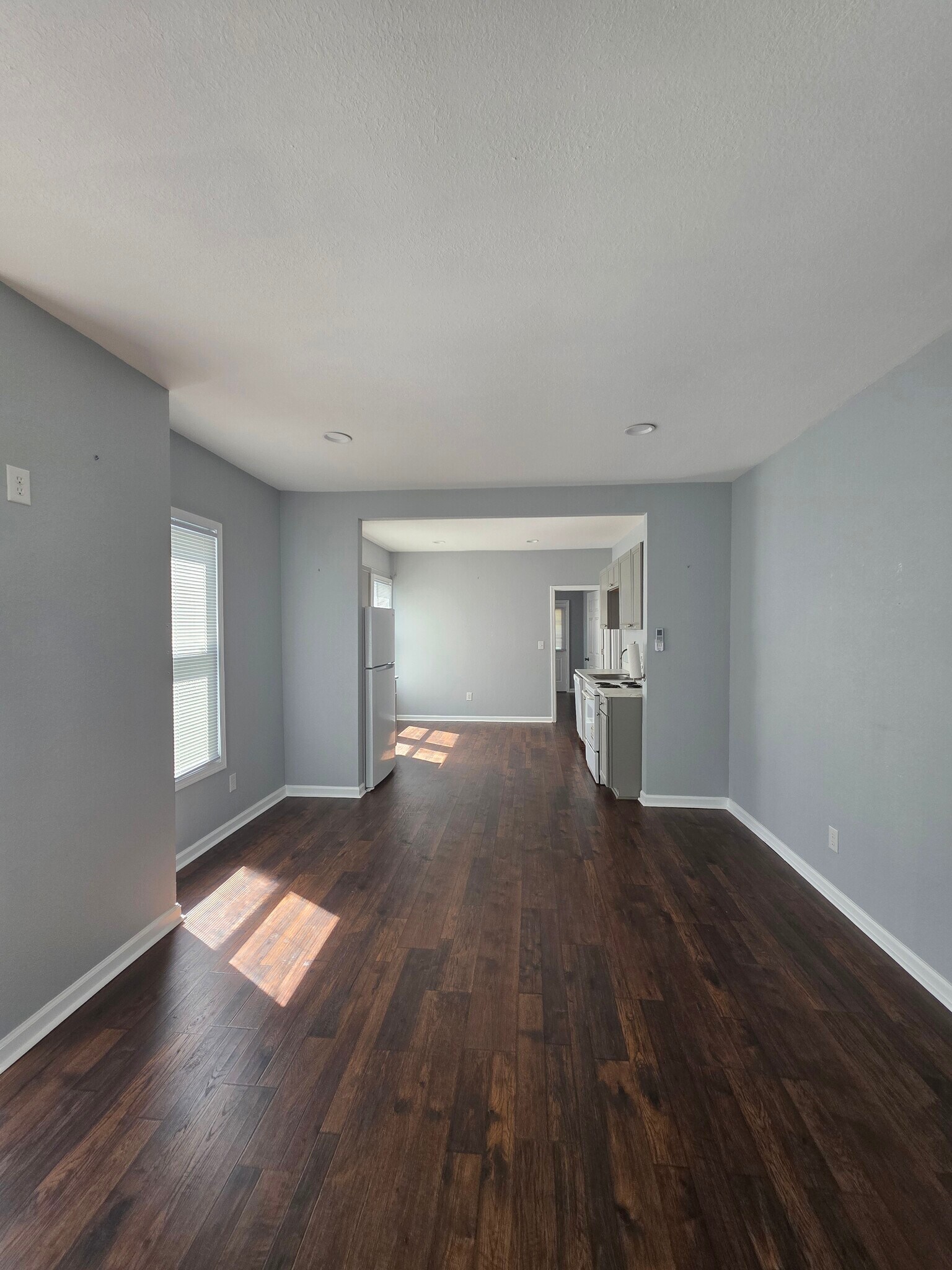 Building Photo - 703 1st St