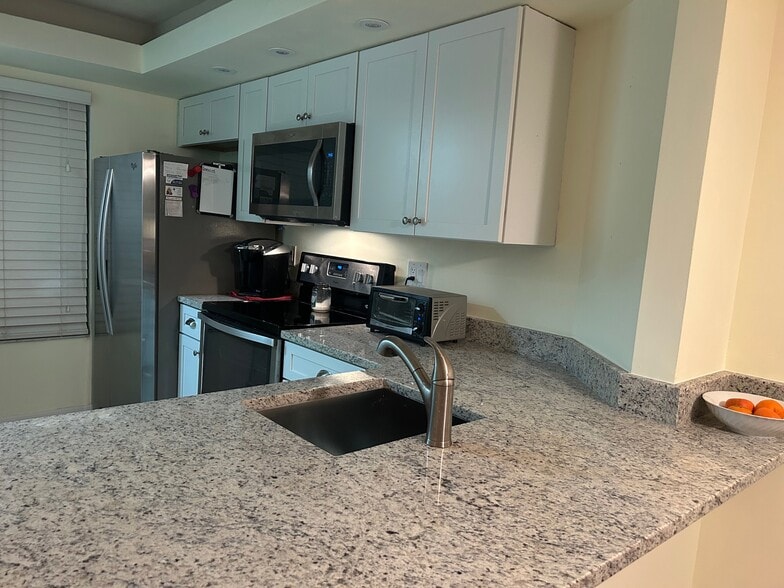 Kitchen from Dinette - 3333 S Ridgewood Ave