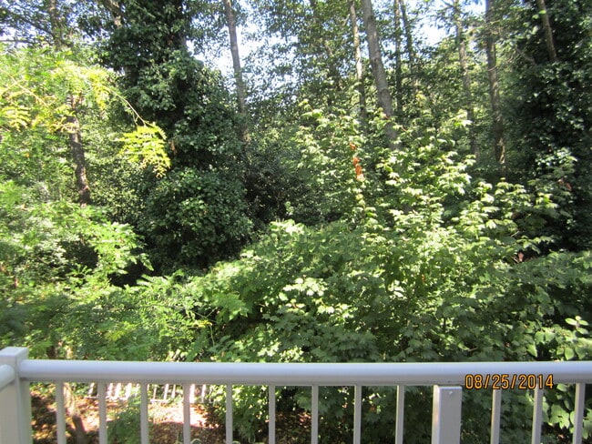 Building Photo - Longfellow Creek Condos