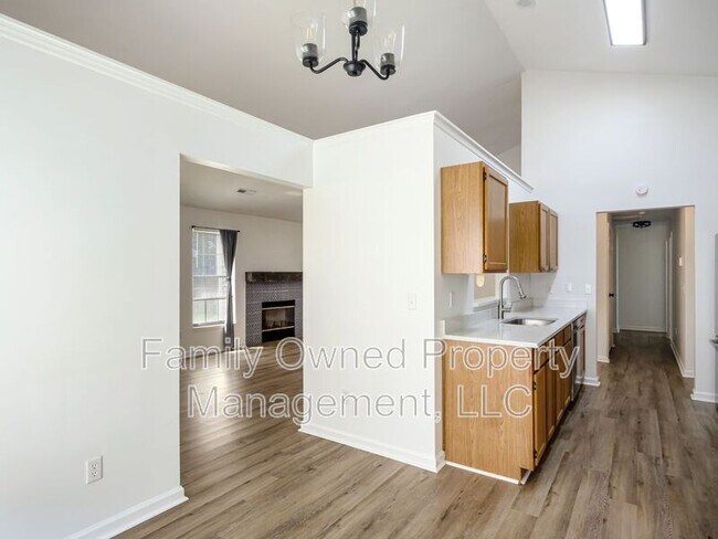 Building Photo - 147 Danzid Dr