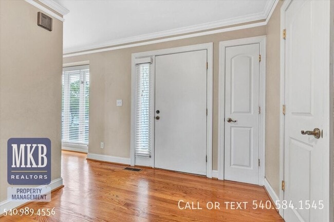 Building Photo - 4978 Hunting Hills Cir