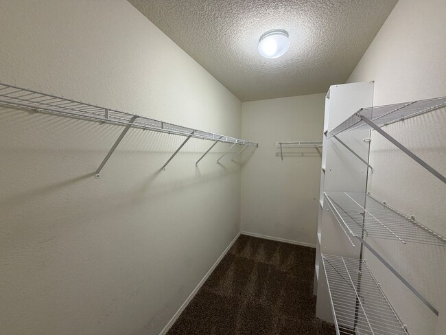 Building Photo - 3 Bedroom Single Story Available Near McMahon Blvd NW & Unser Blvd NW!