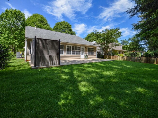 Building Photo - Legacy Park 3BR Home on 1 Acre with Loft, 3 Baths, and Summer-Ready Amenities  3 Bedrooms | 3 Bat...