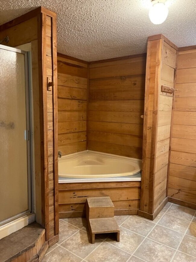 Building Photo - Rustic home in Citronelle