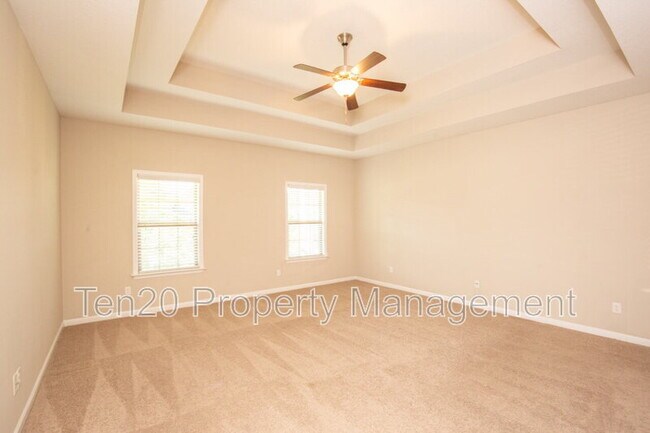 Building Photo - 2510 Ridgewood Way