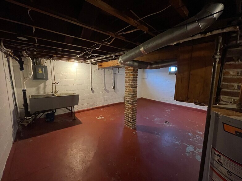 Basement Storage with Laundry Hook-ups - 703 Kahkwa Blvd