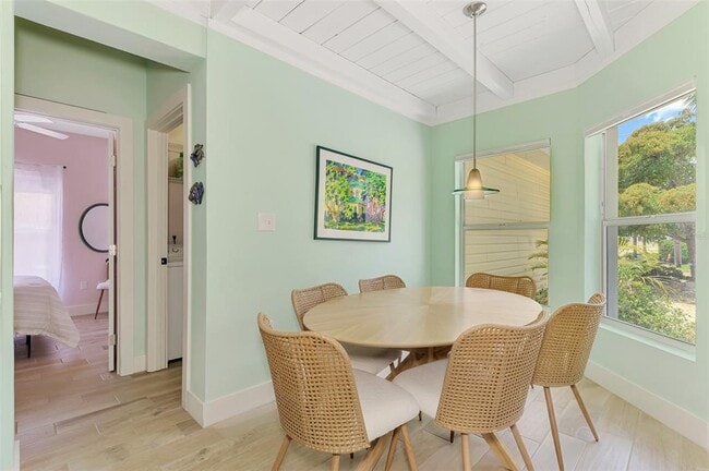 Building Photo - 5253 Avenida Del Mare