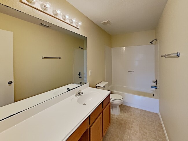 Building Photo - 18206 Valebluff Ln