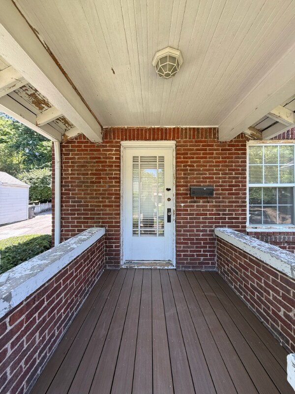 Building Photo - 2030 Emoriland Blvd