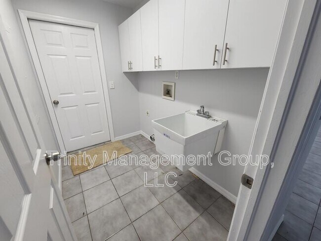 Building Photo - 12095 Elgin Blvd