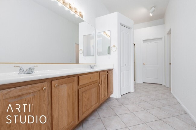 Building Photo - ***Sunset Greens 3 Bedroom 2 Bath Unfurnis...