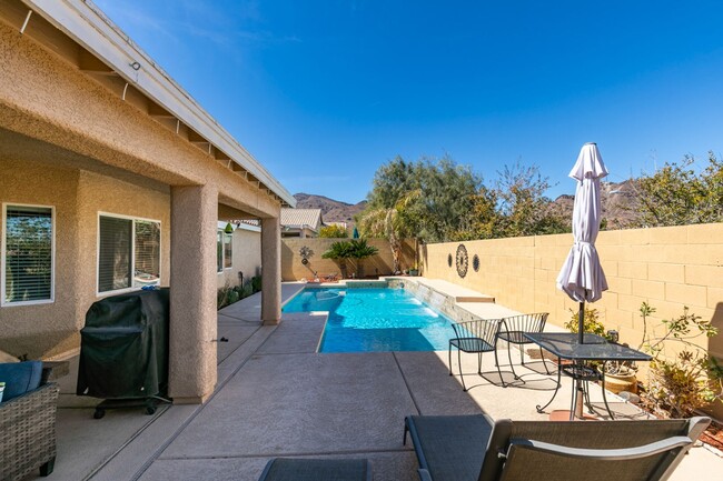 Building Photo - Stunning Single-Story Home with Heated Poo...