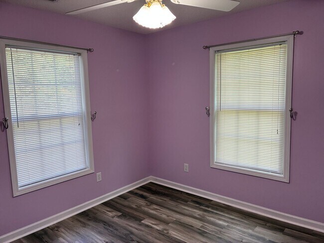 Building Photo - 3 Bedroom 2 Bath Home in Carolina Shores