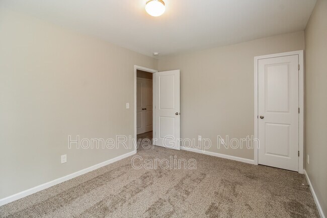 Building Photo - 1922 Northrop Dr