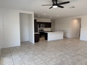 Building Photo - 9427 E Alfalfa Dr