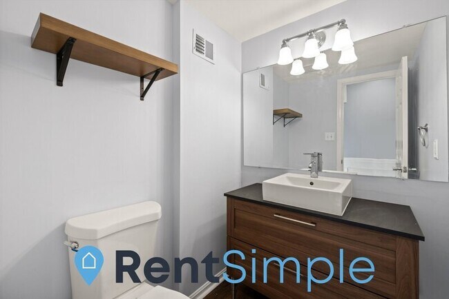 Building Photo - 3920 Bokel Dr