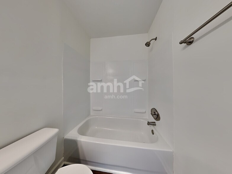 Building Photo - 155 Birchwood Pass