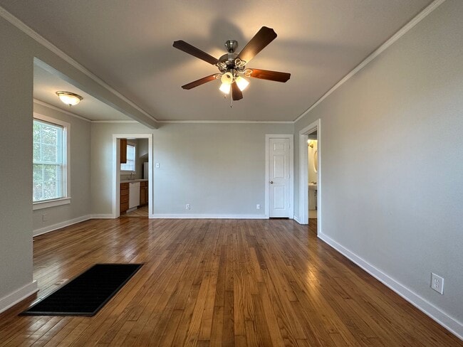 Building Photo - 4024 MacArthur Dr