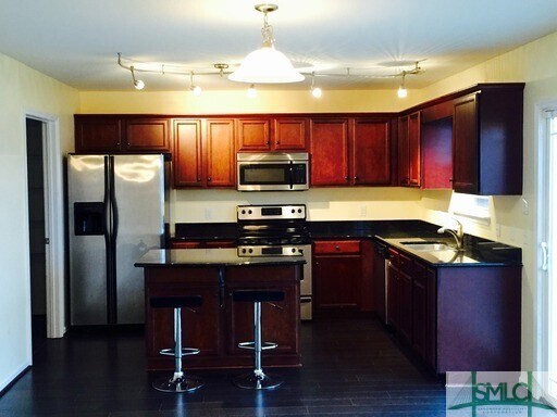 Building Photo - 66 Lake Shore Blvd