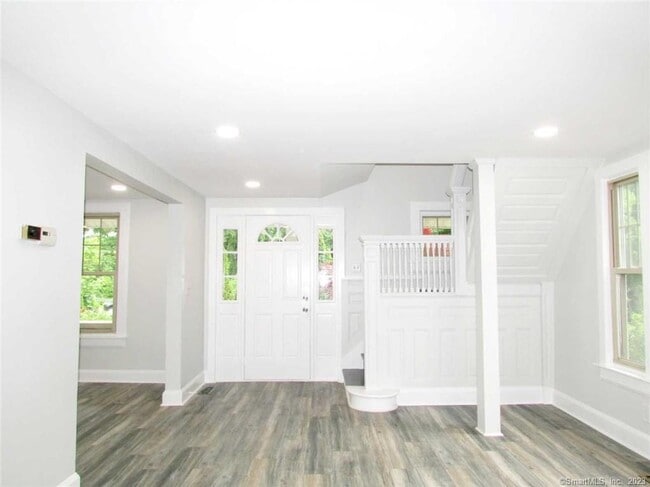 Building Photo - 93 New Harwinton Rd