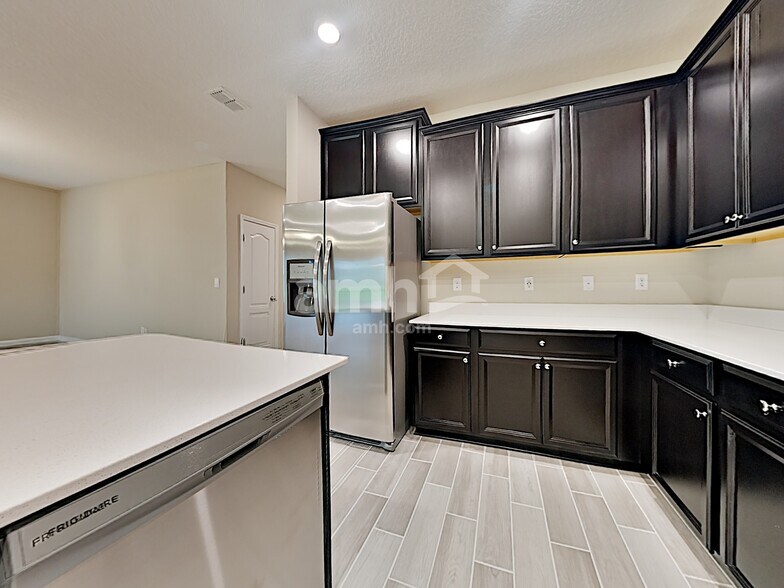 Building Photo - 450 Stone Arbor Ln