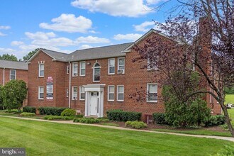 Building Photo - SPECIAL: WAIVED SECURITY DEPOSIT FOR QUALIFIED CANDIATES FOR 6/30 OR SOONER MOVE IN!