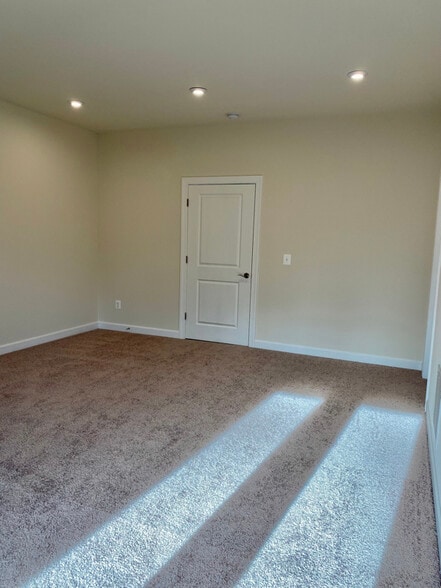 Building Photo - 2254 Fowler Cir