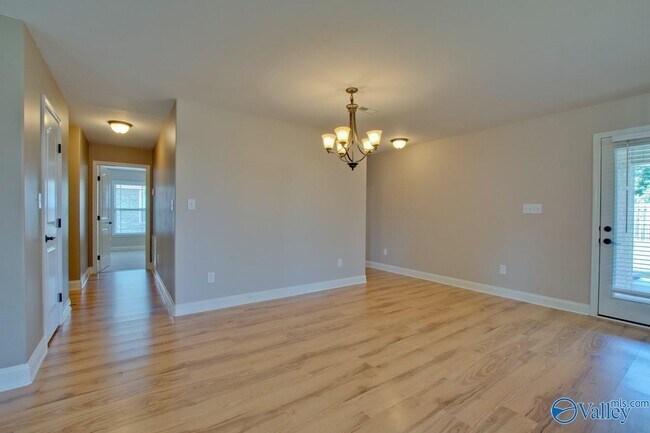 Building Photo - 5010 Montauk Trail SE