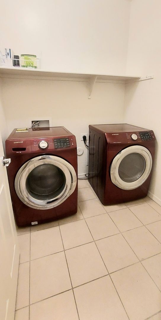 Building Photo - "COMING SOON" Lovely 3 Bedroom Home in Gre...