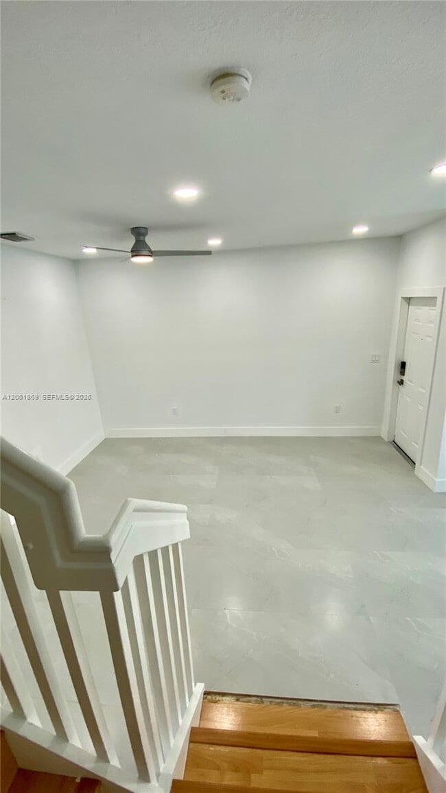 Building Photo - 8261 NW 107 Ct