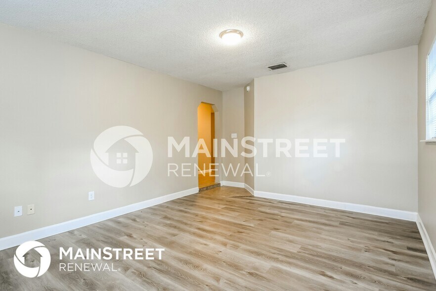 Building Photo - 2853 Magnolia Ave