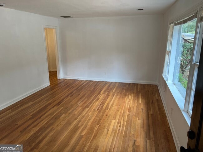 Building Photo - 1215 Westview Dr SW