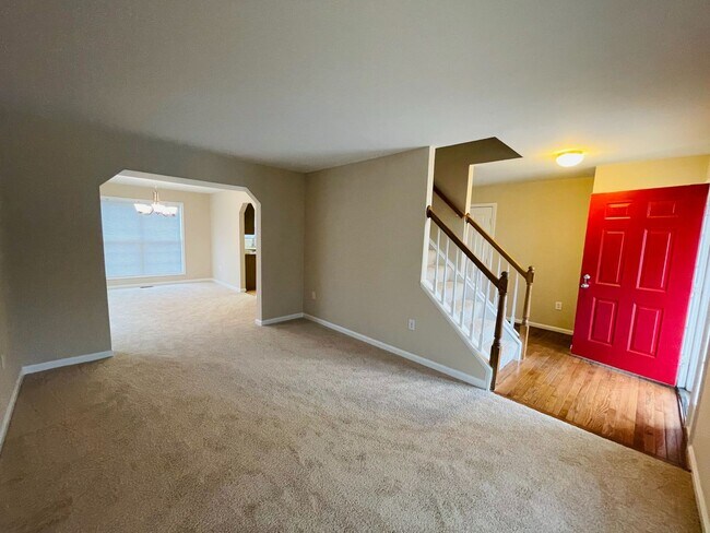 Building Photo - STAFFORD HOME - LARGE 5 BEDROOMS!
