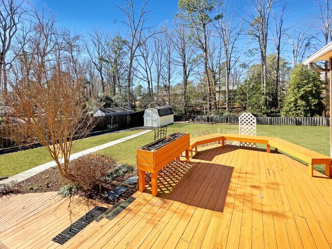 Building Photo - Brick Rancher with Handicap Accessibility!!!
