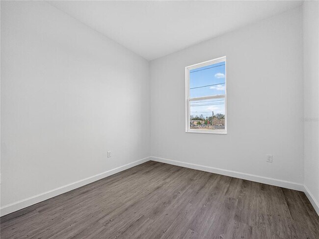 Building Photo - 612 Trikomo Dr