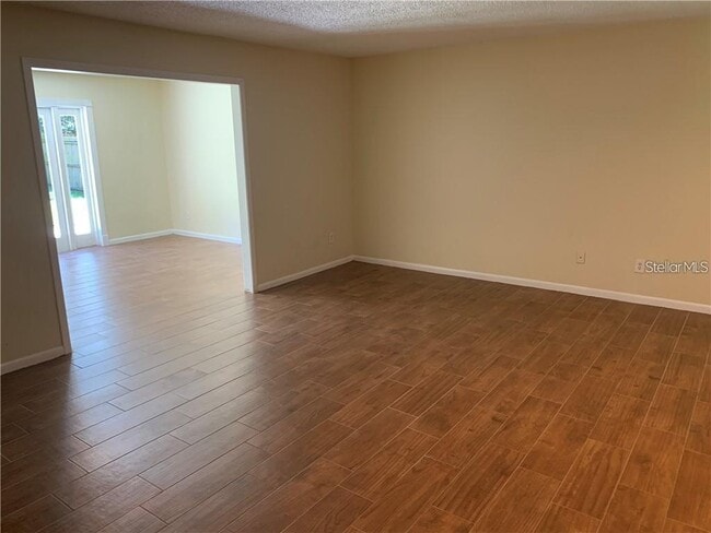 Building Photo - 4913 Rockledge Cir