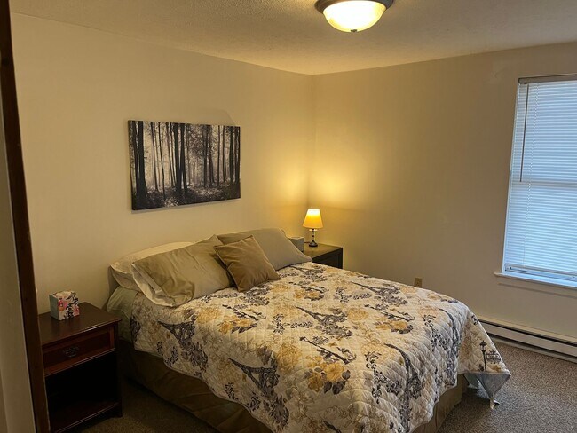 Building Photo - 233 S 4th St