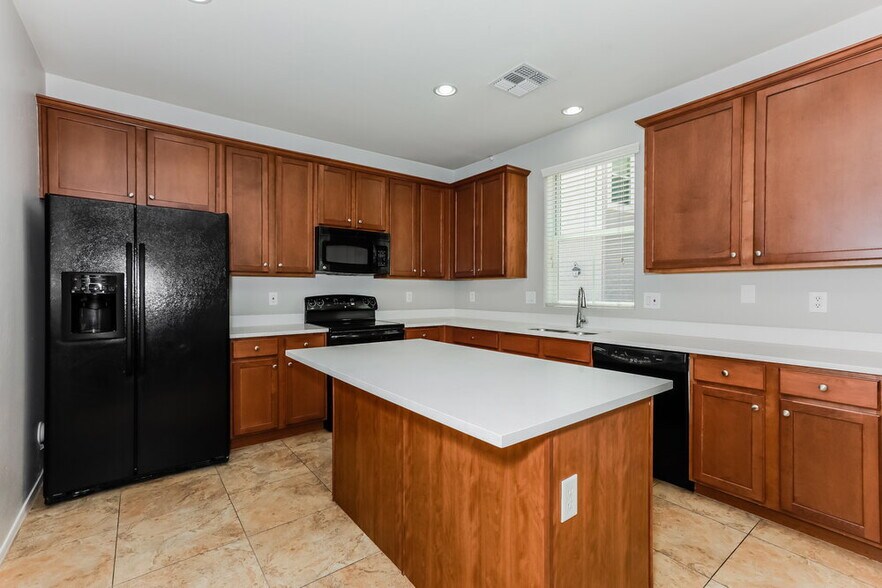 Building Photo - 1644 S Chatsworth