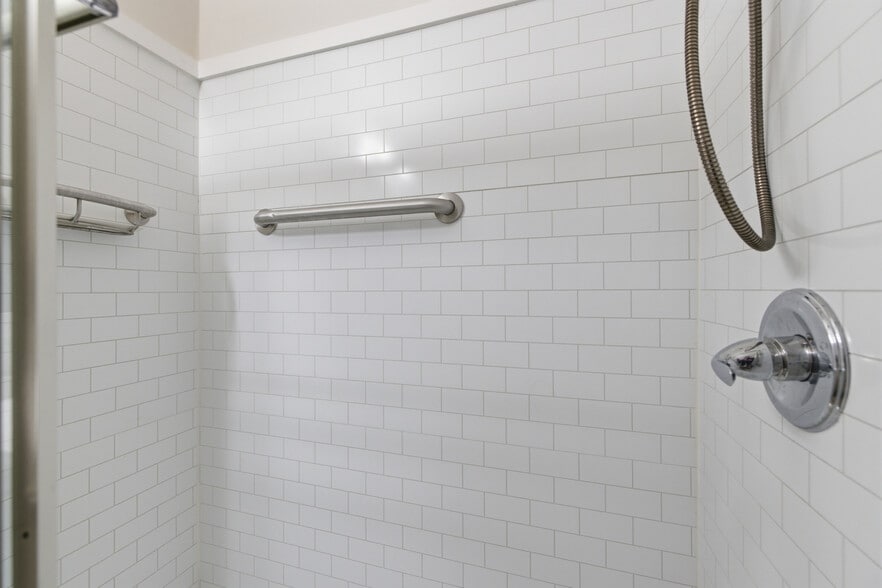 Building Photo - 1921 Ty Way Xing