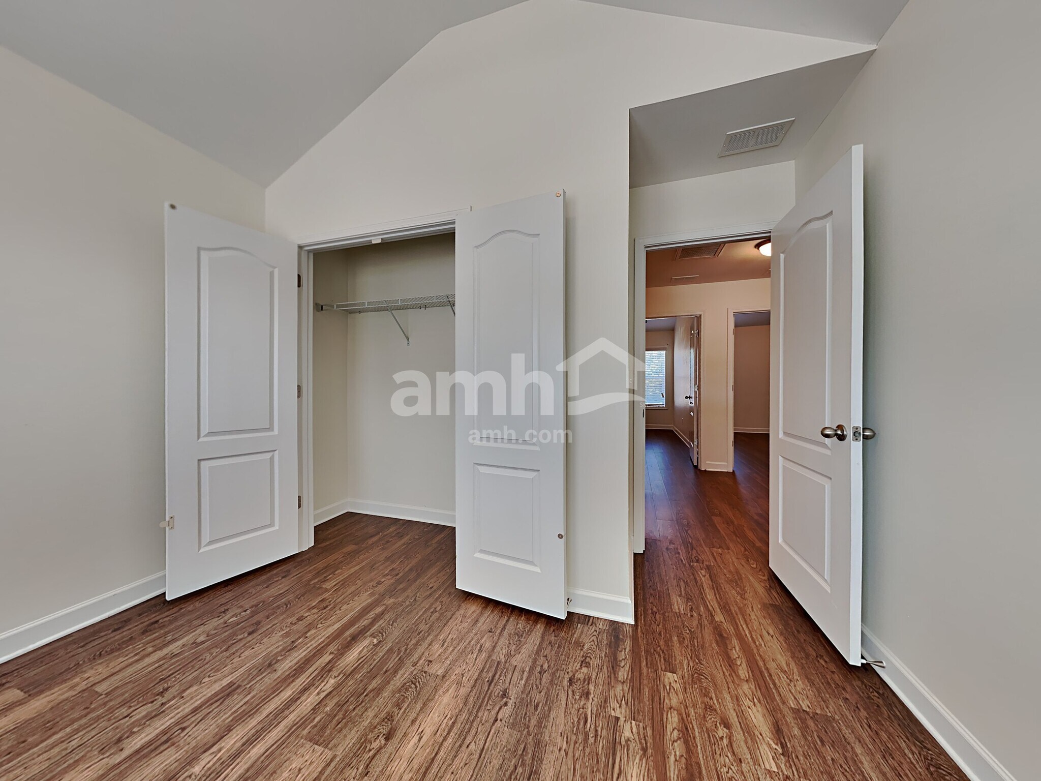 Building Photo - 532 Lateleaf Dr