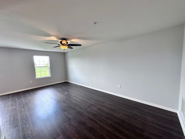 Building Photo - Charming 3 Bedroom Townhome in Palmyra