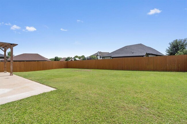 Building Photo - 18825 Star Gazer Way