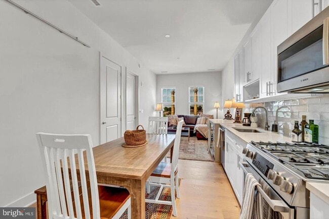 Building Photo - 6803 Cameron Dr NW