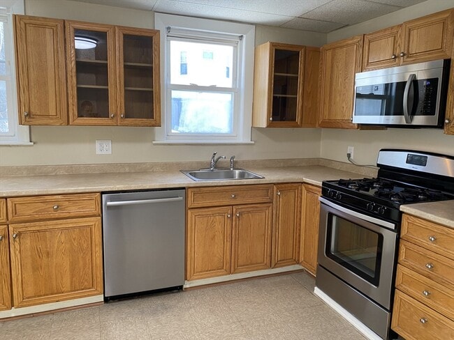 Building Photo - 34 Porter St