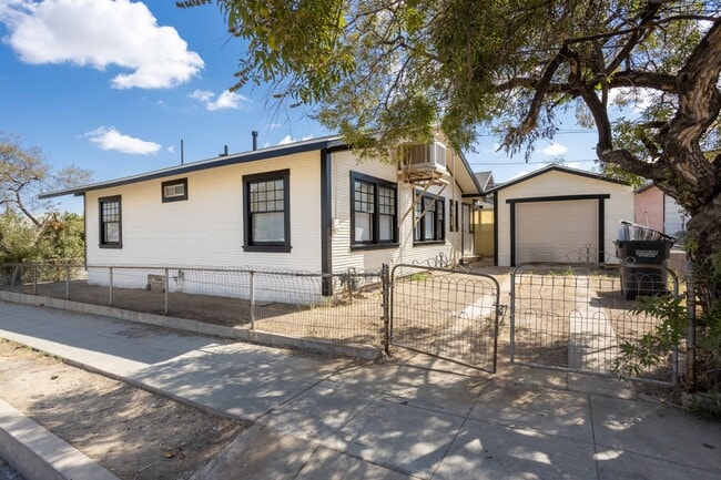 Building Photo - 331 San Emidio St