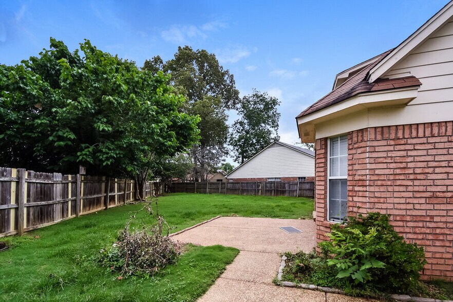 Building Photo - 7490 Overcreek Ln