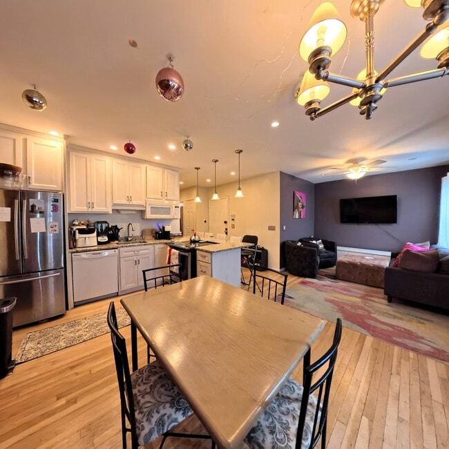 Building Photo - 285 Dorchester St